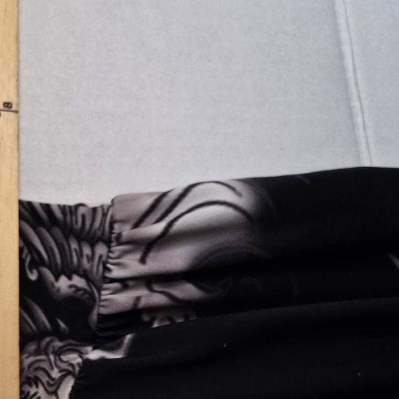 Ed Hardy Black and Red Graphic Apparel - Picture 4 of 9